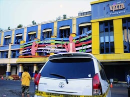 Indonesian Karaoke Bar Blaze Kills 12, Injures Dozens Indonesian Karaoke Bar Blaze Kills 12, Injures Dozens