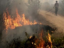 International Help Arrives to Tackle Indonesia Fires International Help Arrives to Tackle Indonesia Fires
