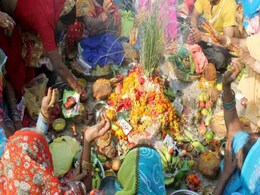 संतान की लंबी उम्र के लिए किया जाता है जीवित्पुत्रिका व्रत, जानिए व्रत की तिथि, पूजा सामग्री और कथा संतान की लंबी उम्र के लिए किया जाता है जीवित्पुत्रिका व्रत, जानिए व्रत की तिथि, पूजा सामग्री और कथा