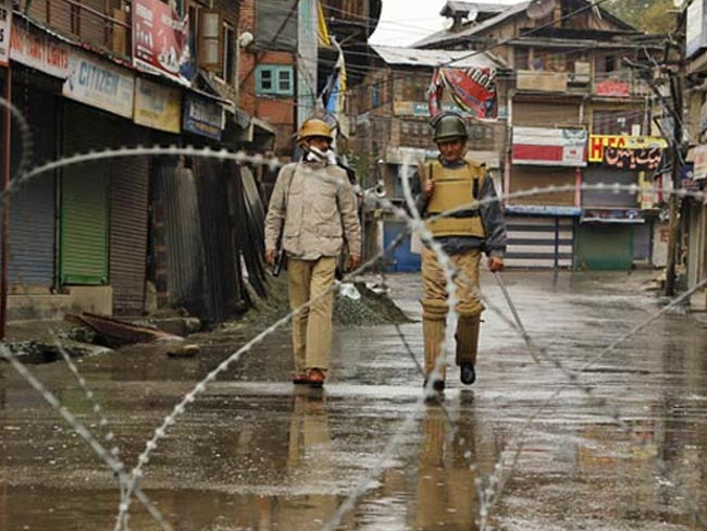 जम्‍मू-कश्‍मीर के कुपवाड़ा में आतंकियों से 17 दिनों से हो रही मुठभेड़