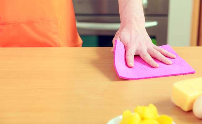 Woman in UK is Addicted to a Pack of Kitchen Sponges