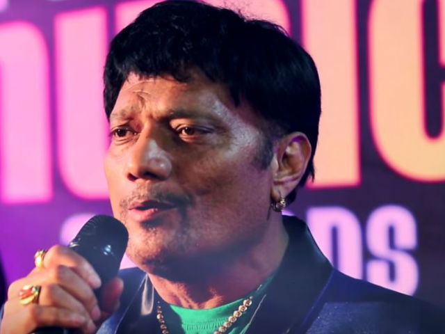 Labh Janjua Had Bollywood <i>Thumakda</i> With His Songs