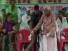 Fan Falls on Lalu Prasad at an Election Rally in Bihar