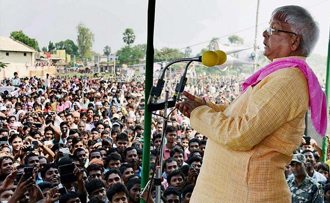 RJD Chief Lalu Prasad Escapes Unhurt as Stage Collapses in Arwal Rally