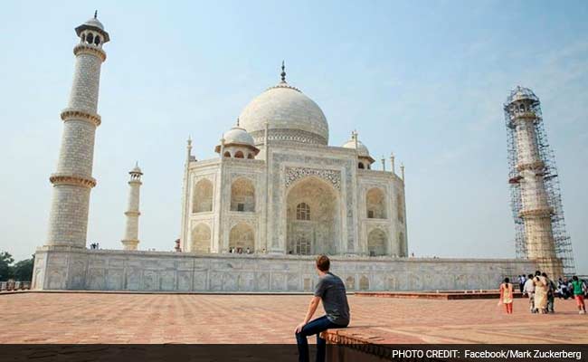 भारत दौरे पर आते ही ताजमहल देखने पहुंचे जुकरबर्ग, Facebook पर बताया - 'उम्मीद से ज्यादा सुंदर'