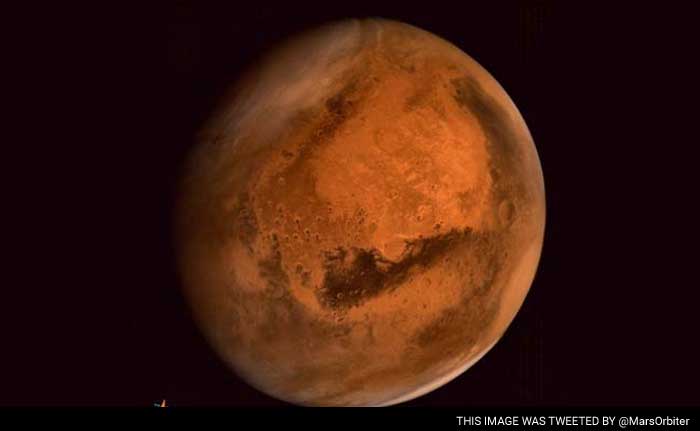 Manned Mission to Mars May Include a Detour to Moon