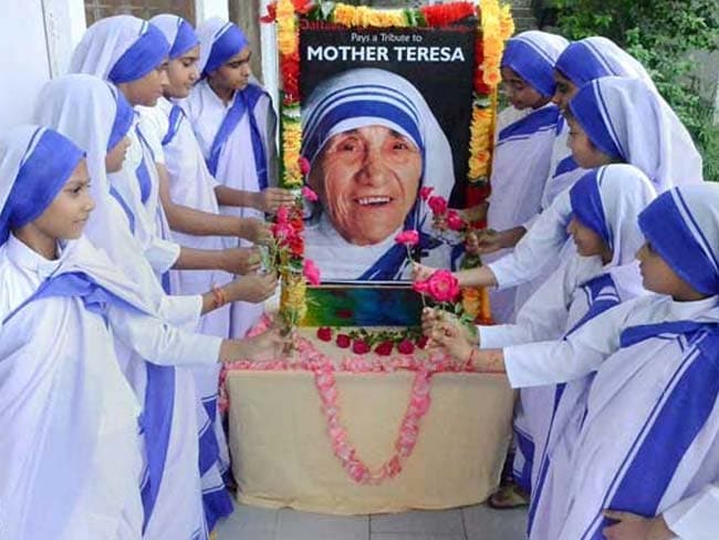 मदर टेरेसा की मिशनरीज़ अब बच्चों को गोद नहीं देगी