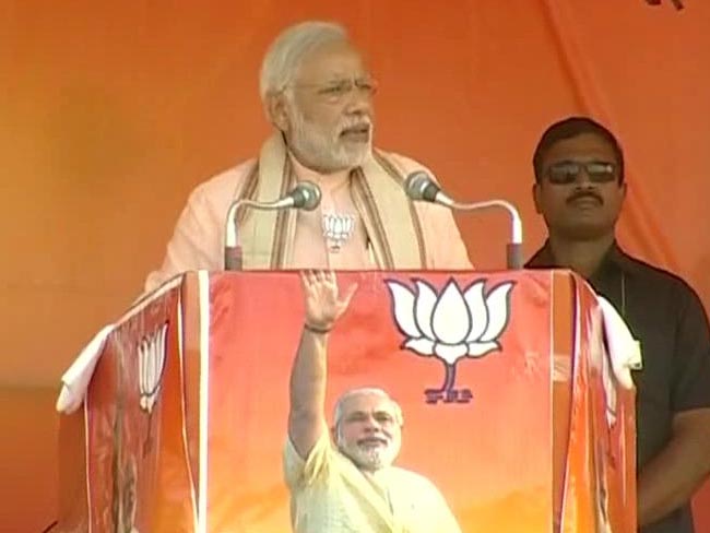 बिहार के सासाराम में पीएम मोदी ने कहा, स्वार्थ के लिए लालू, नीतीश और कांग्रेस एक हुए