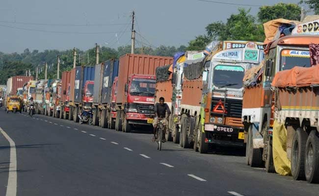 Trucks To Be Allowed Entry Into Delhi At 11 PM From Next Year