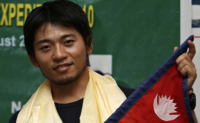 One-Fingered Japanese Climber Fails to Summit Everest