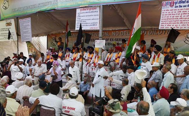 One Rank One Pension: Rally of Ex-Servicemen in Mumbai on October 31