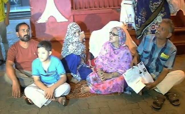Mumbai's Hotels Have No Rooms for This Pakistani Family