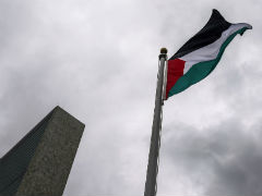 With Peace Prospects Grim, Palestinians Raise Flag at UN