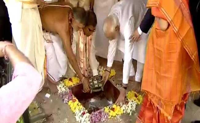 PM Modi Lays Foundation Stone for Andhra Pradesh's Amaravati