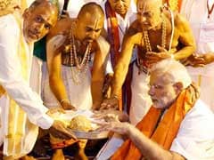Prime Minister Narendra Modi Offers Prayers at Tirumala Temple
