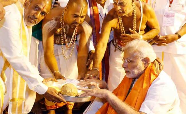 Prime Minister Narendra Modi Offers Prayers at Tirumala Temple