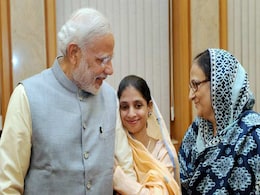 Prime Minister Narendra Modi Gives Rs 1 Crore to Edhi for Caring for Geeta Prime Minister Narendra Modi Gives Rs 1 Crore to Edhi for Caring for Geeta