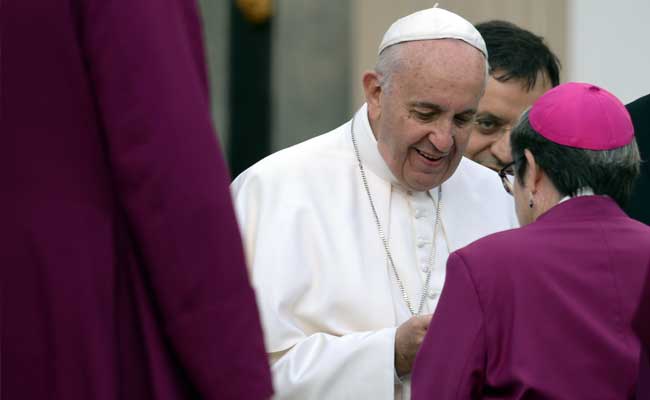 Pope Francis Claims 'Greed is Driving World to Ruin'