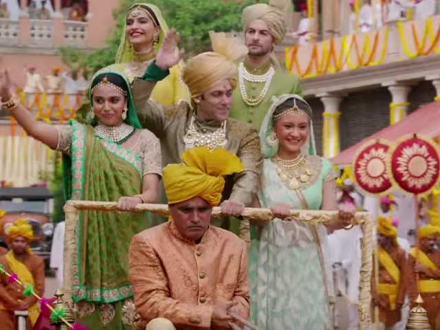 Salman Khan, Sonam and a Colour Fest in <I>Prem Ratan Dhan Payo</I> Song