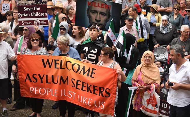 Australians Rally in Support of Detained Asylum Seekers
