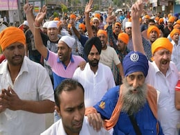 पंजाब में धर्म ग्रंथों के अनादर की एक और घटना, जले मिले धार्मिंक ग्रंथों के पन्ने पंजाब में धर्म ग्रंथों के अनादर की एक और घटना, जले मिले धार्मिंक ग्रंथों के पन्ने