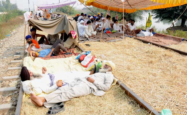 Punjab Farmers Extend 'Rail Roko' Agitation Till October 12