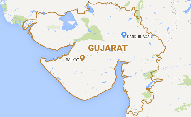 8 Killed, 1 Hurt in Car-Truck Collision in Rajkot