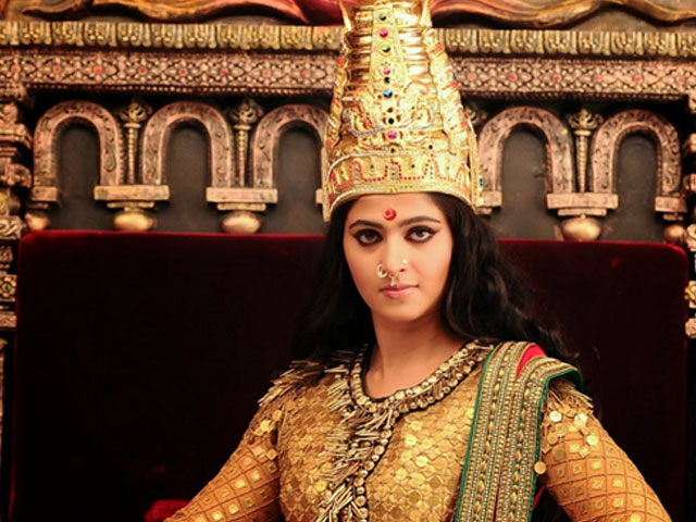 Filming <I>Rudhramadevi</i>, Anushka Shetty Bonded With Lakshmi the Elephant