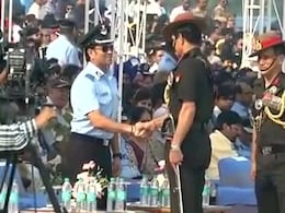 वायुसेना दिवस समारोह में शामिल हुए ग्रुप कैप्टन सचिन तेंदुलकर वायुसेना दिवस समारोह में शामिल हुए ग्रुप कैप्टन सचिन तेंदुलकर