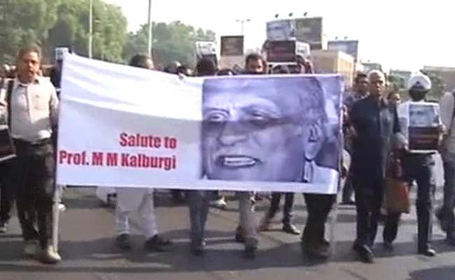 Writers Who Returned Awards Also Opposed PM Modi Before Elections, Counter-Protesters Say