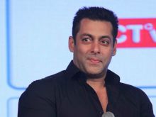 Salman Khan Reportedly Robbed by 4 Girls in Mumbai Nightclub