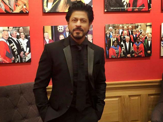 Baadshah of Bollywood Shah Rukh Khan Turns 50 Today, Expresses Gratitude to Fans