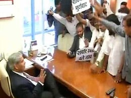 Political Parties Condemn Shiv Sena's Protest Against BCCI in Mumbai Political Parties Condemn Shiv Sena's Protest Against BCCI in Mumbai