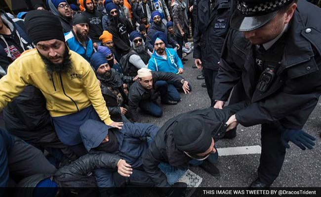 20 Arrested as Sikh Protest at Indian Embassy in UK Goes Violent