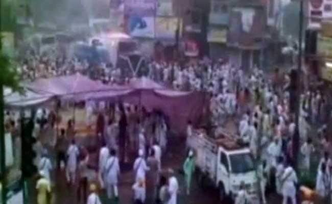 Punjab Orders Probe Into Alleged Desecration of Holy Book As 2 Die in Clashes