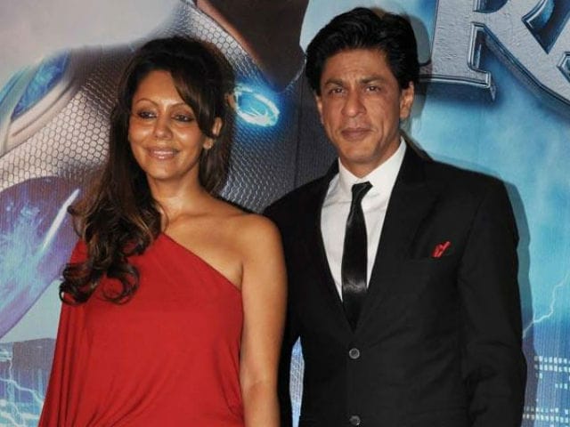 On 24th Anniversary, Shah Rukh Khan Thanks Gauri For Patience and Love