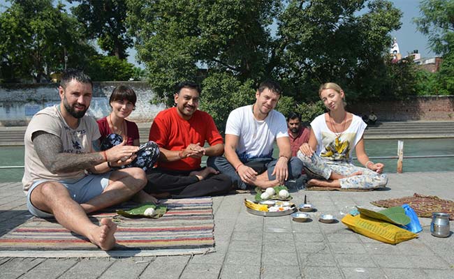 In Haridwar, Sylvester Stallone's Family Performs a <i>Shradh</i>