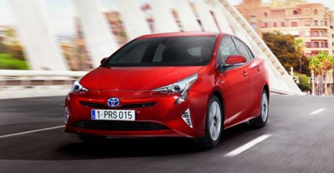 Auto Expo 2016: New Toyota Prius Unveiled in India