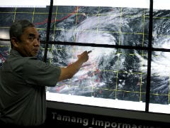 Rain Deepens Flood Misery in Philippines After Typhoon Kills 22