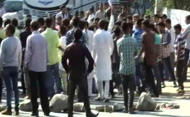 Jammu and Kashmir Business Lobbies Unite Against Turmoil Over Beef Protests