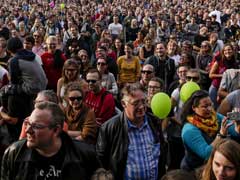 Thousands March in Vienna to Show Support for Migrants