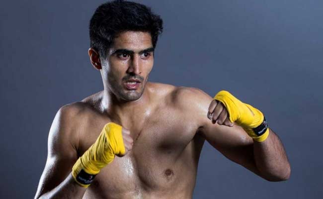 होप को हराने के बाद विजेंदर सिंह अब पाकिस्तानी मूल के आमिर खान से भिड़ना चाहते हैं...