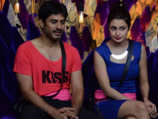 <I>Bigg Boss 9</i>: Vikas Bhalla Gets Angry When 'Rubbed the Wrong Way'