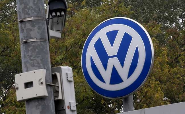 Scandal-Hit Volkswagen Gives Staff 3,950-Euro Bonus