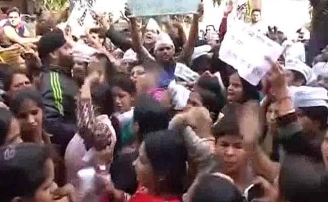 AAP Activists Protest Against BJP Legislator who 'Abused' Lady Lawmaker