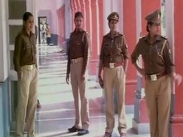 वाराणसी में रूसी महिला पर एसिड फेंकने का मामला सामने आया वाराणसी में रूसी महिला पर एसिड फेंकने का मामला सामने आया