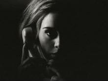 Adele's <i>Hello</i> Breaks Record With 1.1 Million Downloads