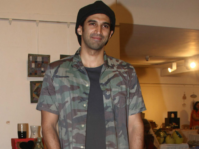 Aditya Roy Kapur Has Three Different Looks in <I>Fitoor</i>