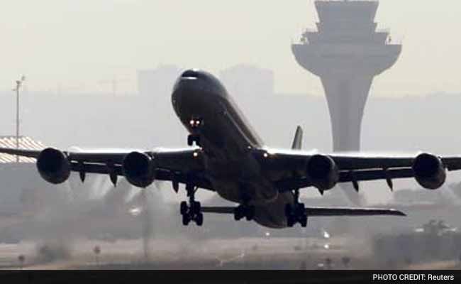 Iraq Suspends Northern Flights Due to Syria Strikes