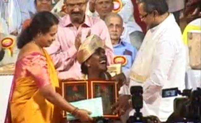 In Karnataka, an Award for a Transgender Pioneer